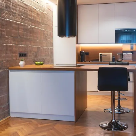 Luxury City Center Apt W Ac & Balcony Bratislava